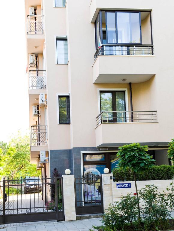 Ddenko Apartment Burgas Luaran gambar